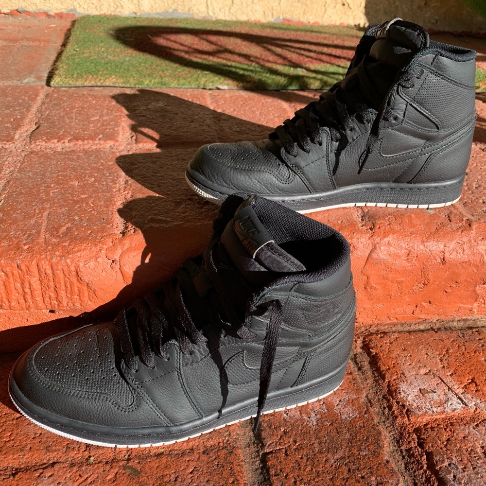 AIR JORDAN 1 RETRO HIGH OG PERFORATED